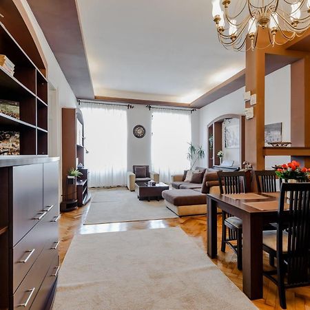 Apartamento Old Town Story House Braşov Exterior foto